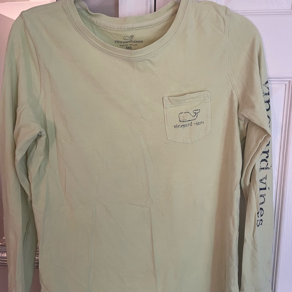 Lot of girls Vineyard vines short and long sleeve tees